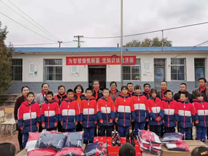 為智慧慷慨解囊，憑知識扶危濟困